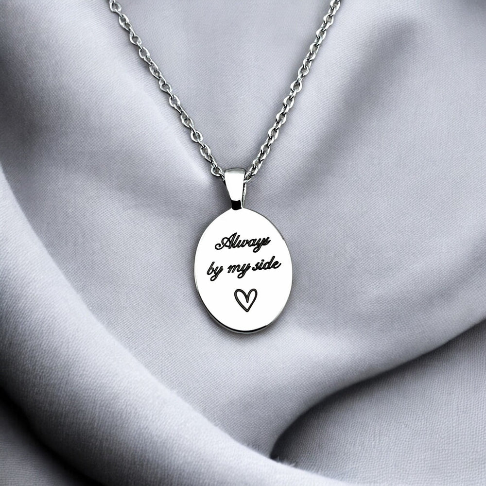 Line Art Oval Necklace - MemoriesMade