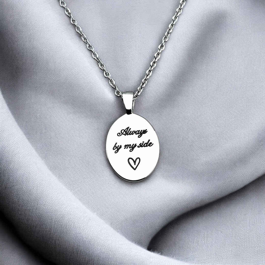 Line Art Oval Necklace - MemoriesMade