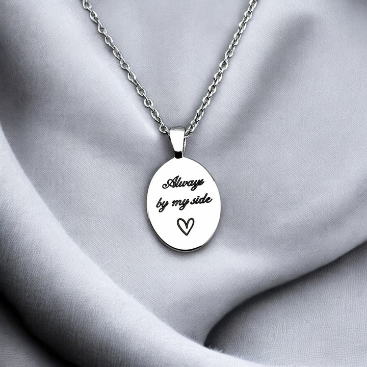 Line Art Oval Necklace - MemoriesMade
