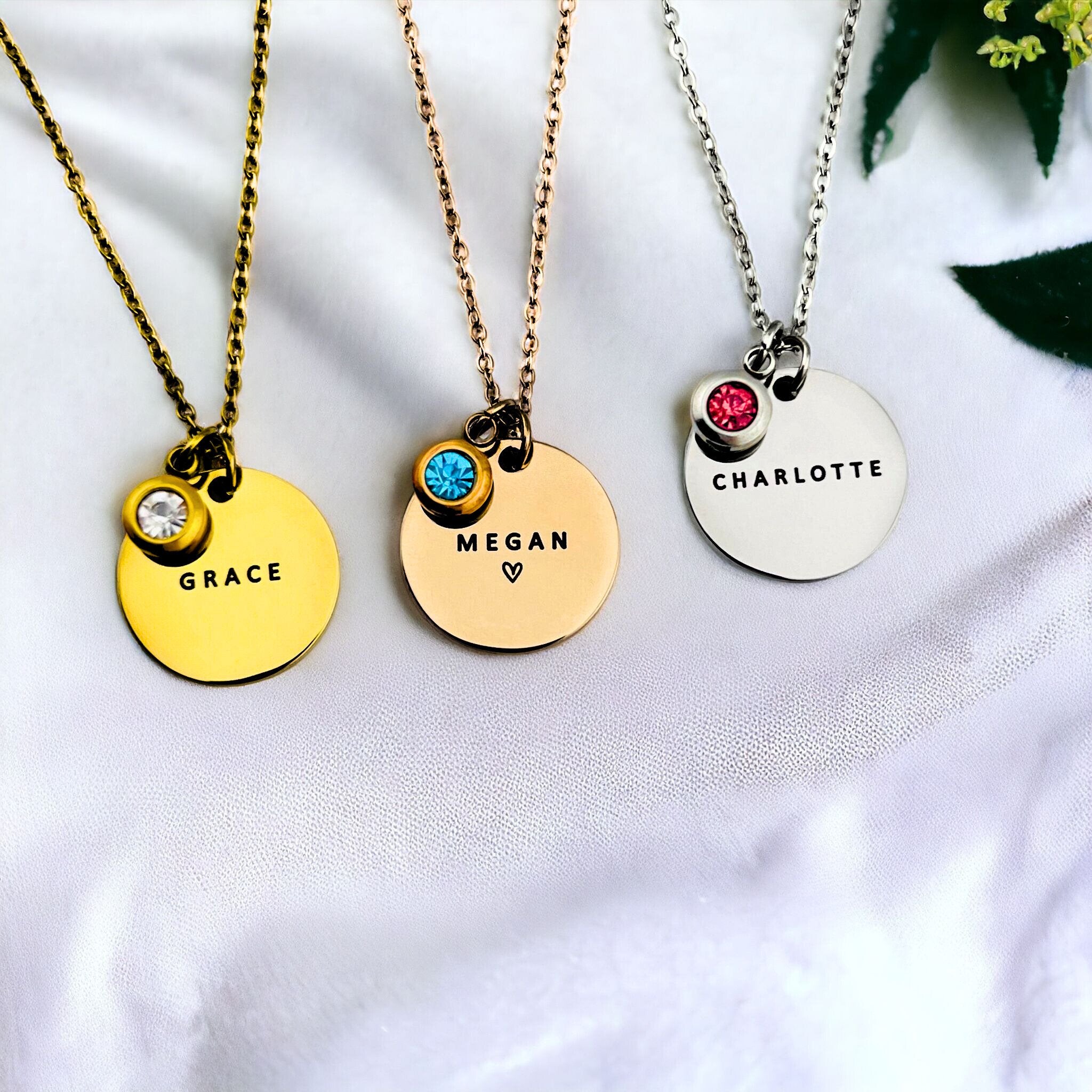 Caitlyn Name Disc Necklace - MemoriesMade