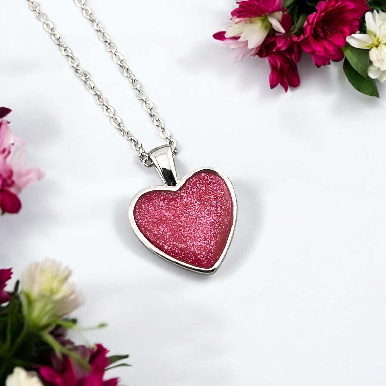 Classic Heart Ashes Necklace - MemoriesMade