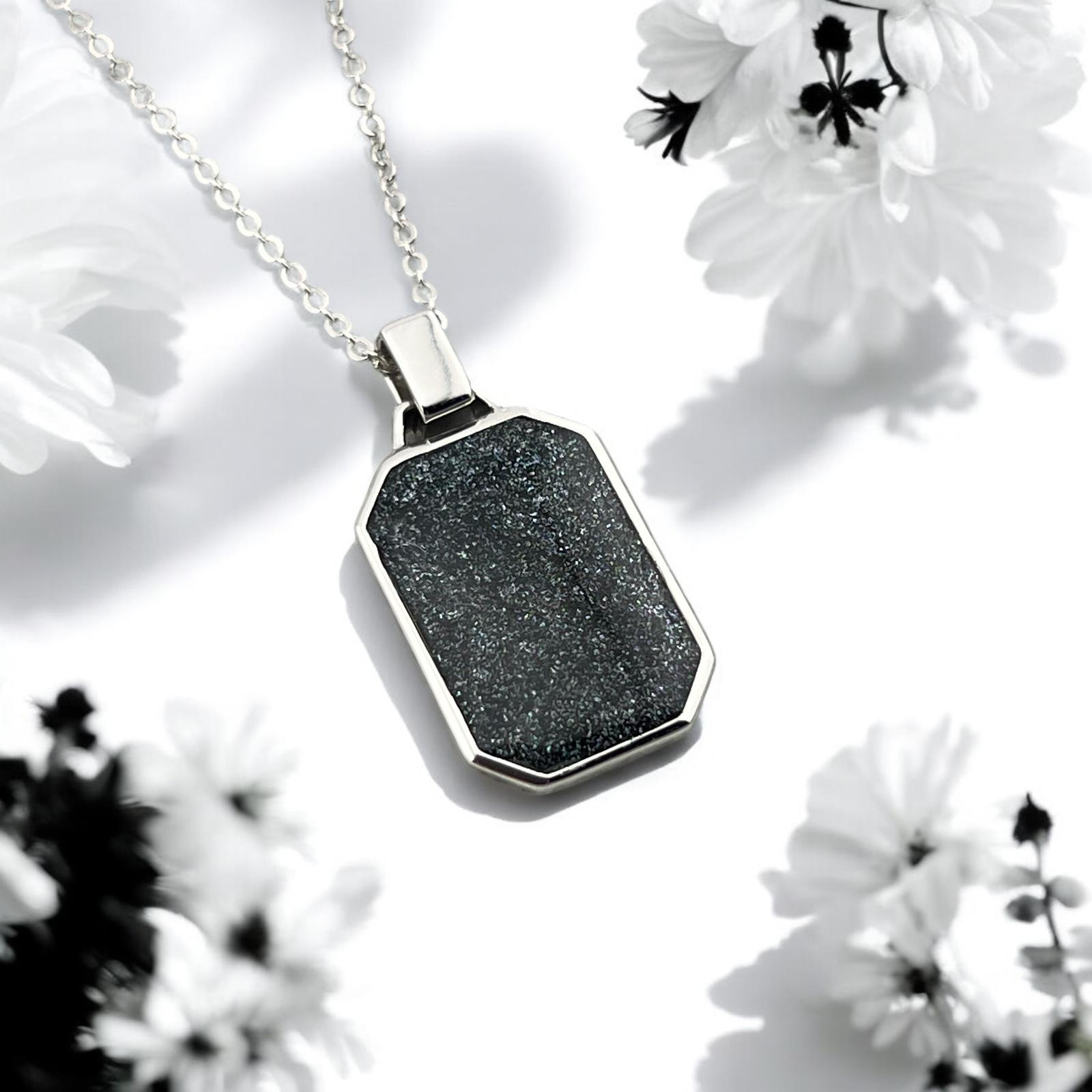 Edge - Cut Ashes Necklace - MemoriesMade