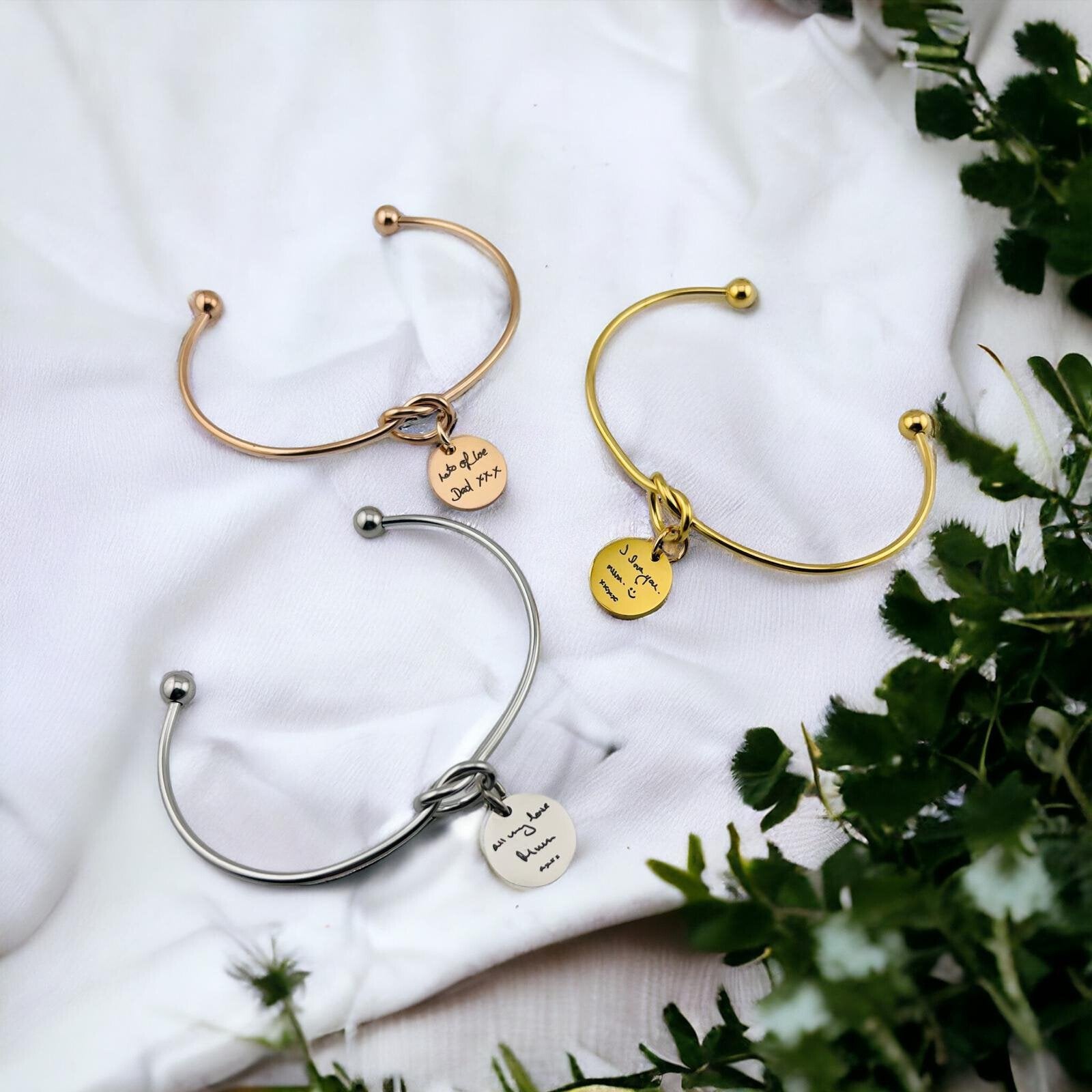 Handwriting Knot Disc Bangle