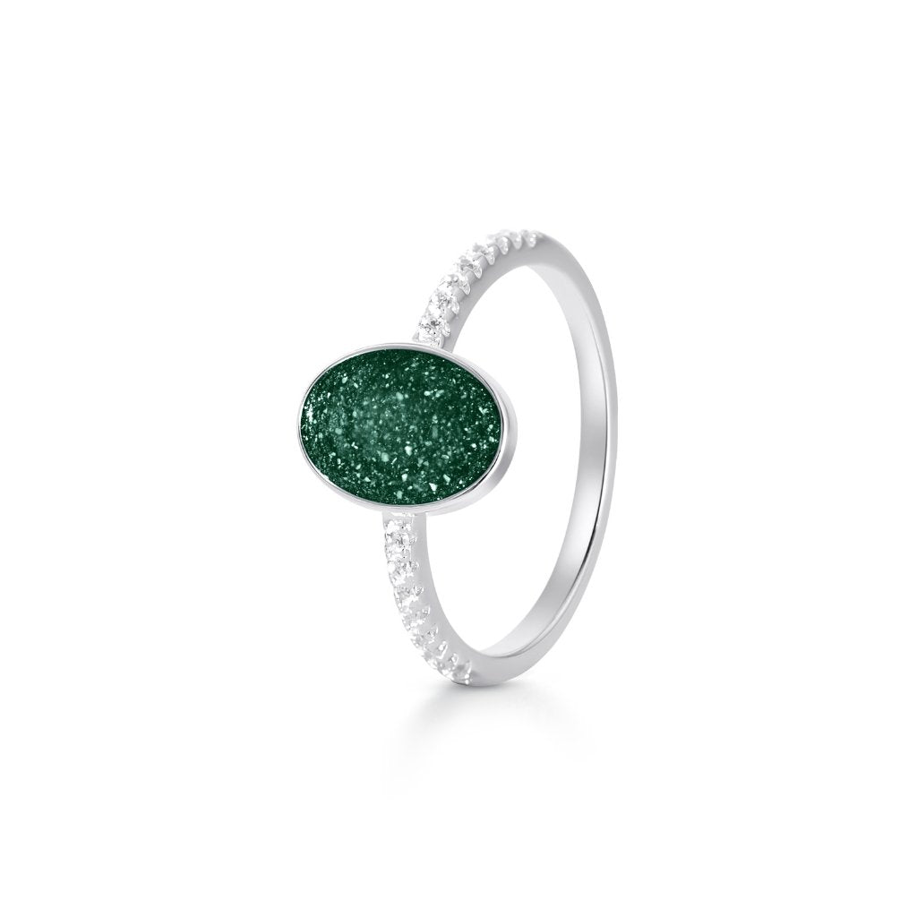 Oval Ashes Ring with Fine Crystals - MemoriesMade