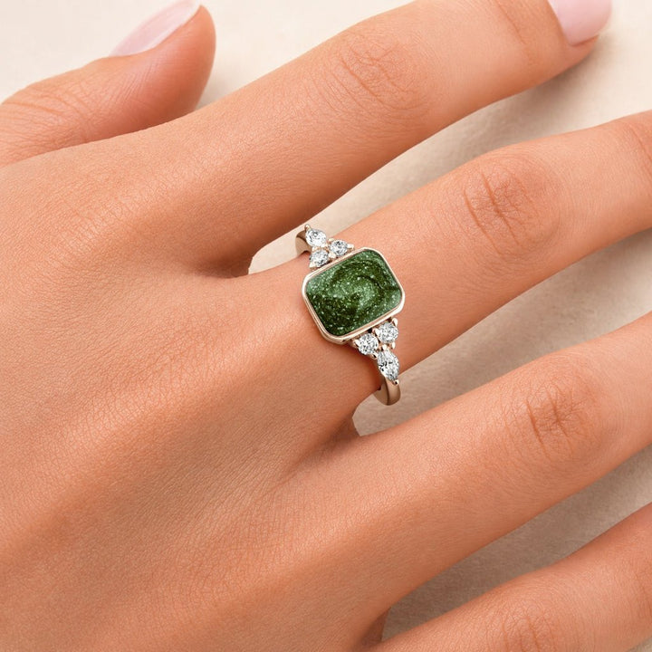 Rose Gold Harmony Emerald Ashes Ring - MemoriesMade