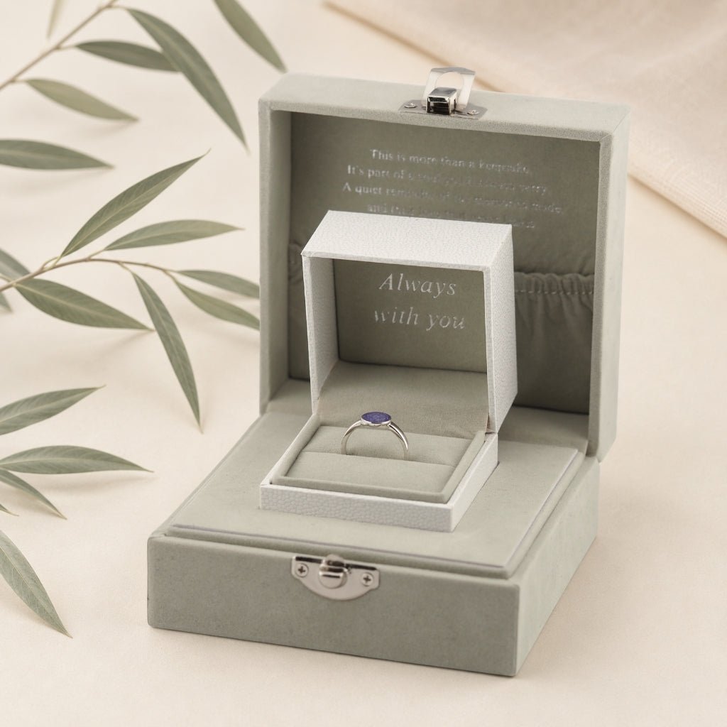 Yellow Gold Classic Tribute Ashes Ring - MemoriesMade