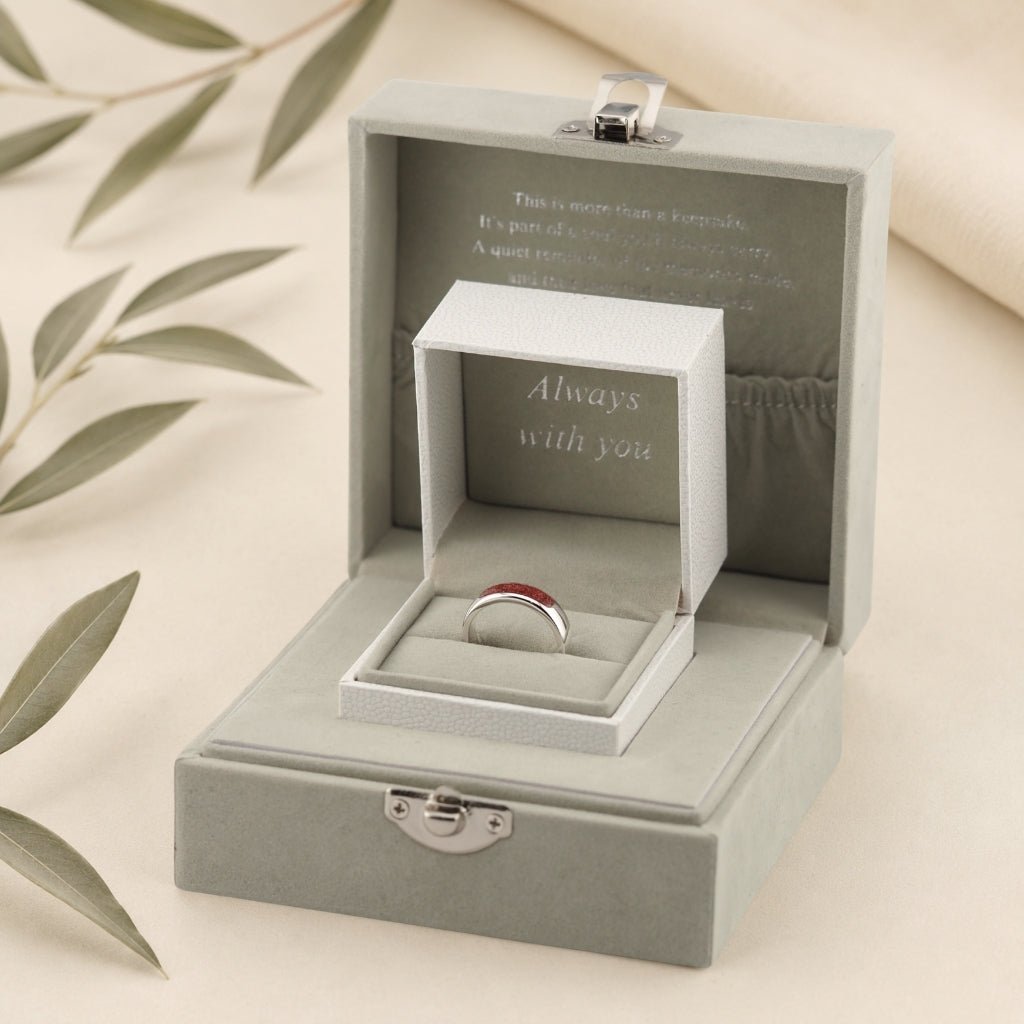 Yellow Gold Legacy Wide Ashes Ring - MemoriesMade